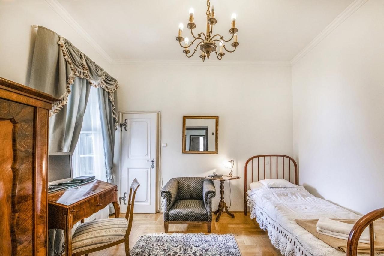 Academy Pension Budapest Kültér fotó